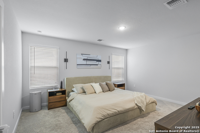 Listing photo id 9 for 5323 Franklin Hills