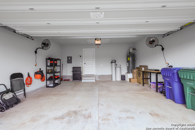 Listing photo id 19 for 5323 Franklin Hills