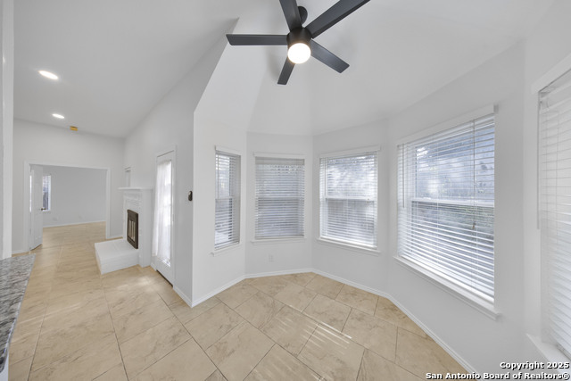 Image 9 of 22 For 9523 Black Thorn