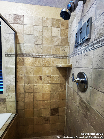 Image 44 of 50 For 21427 Bubbling