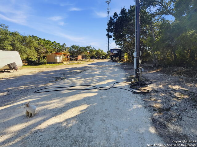 Listing photo id 9 for 9084 Fm 1283