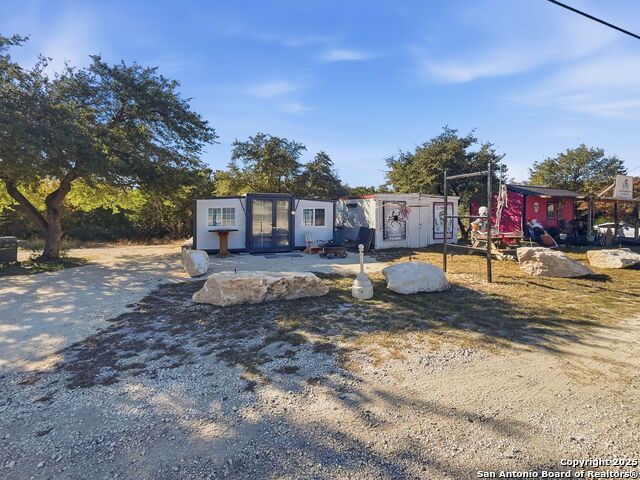 Listing photo id 1 for 9084 Fm 1283