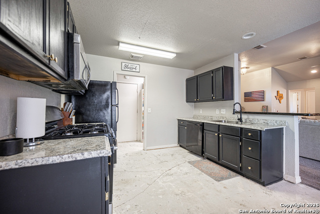 Image 6 of 15 For 10227 Coyote Hl