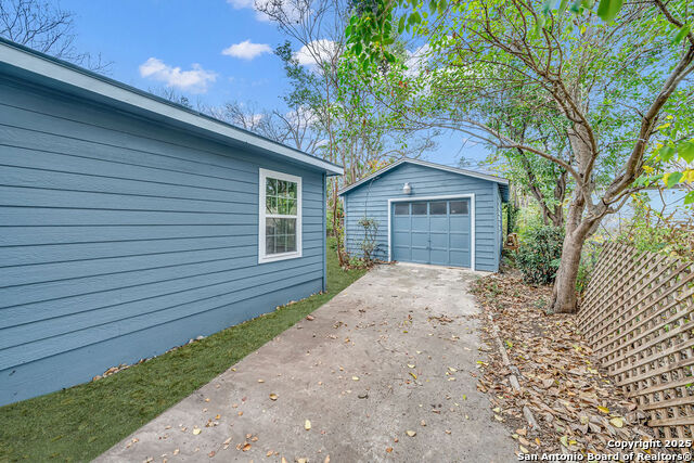 Image 25 of 28 For 215 Cunningham Ave.