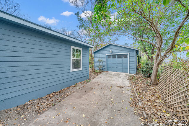 Image 26 of 28 For 215 Cunningham Ave.