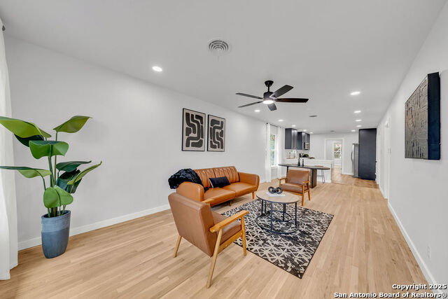 Image 7 of 28 For 215 Cunningham Ave.