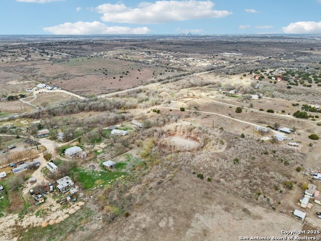 Listing photo id 37 for 10701 Fm 1625