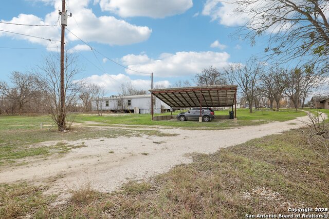 Listing photo id 4 for 10701 Fm 1625