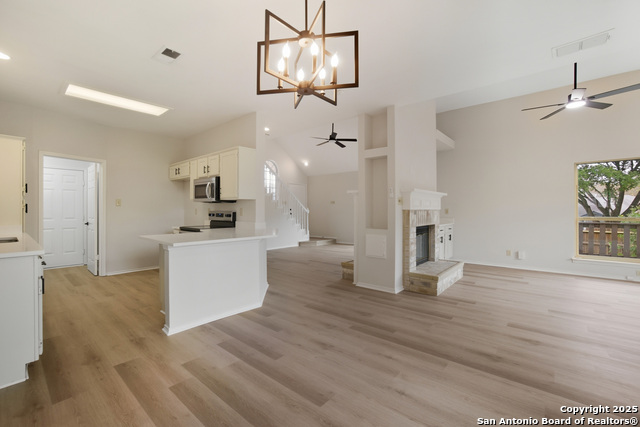 Image 10 of 22 For 5886 Spring Sq