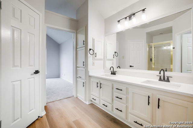 Image 19 of 22 For 5886 Spring Sq