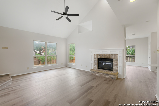 Image 3 of 22 For 5886 Spring Sq