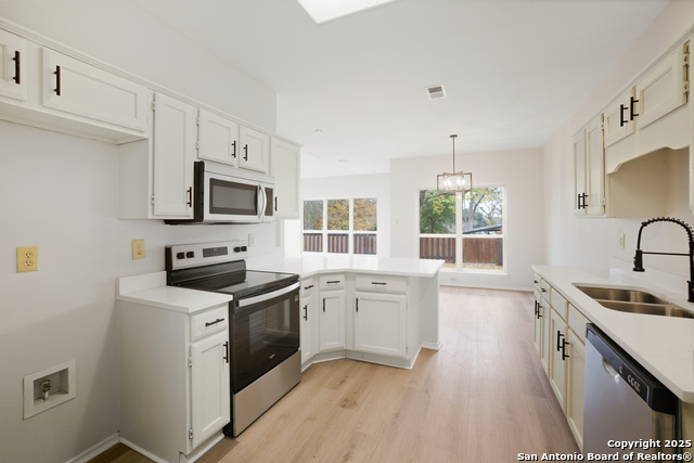 Image 7 of 22 For 5886 Spring Sq