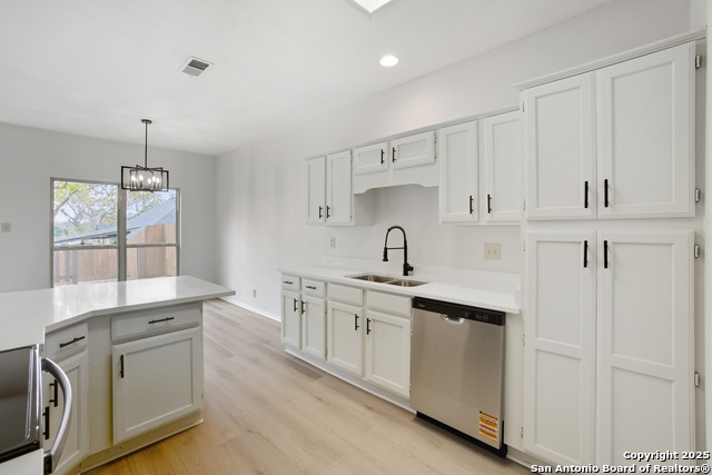 Image 8 of 22 For 5886 Spring Sq