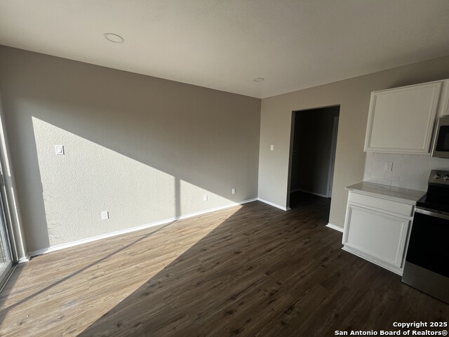 Image 7 of 17 For 735 Inks Farm