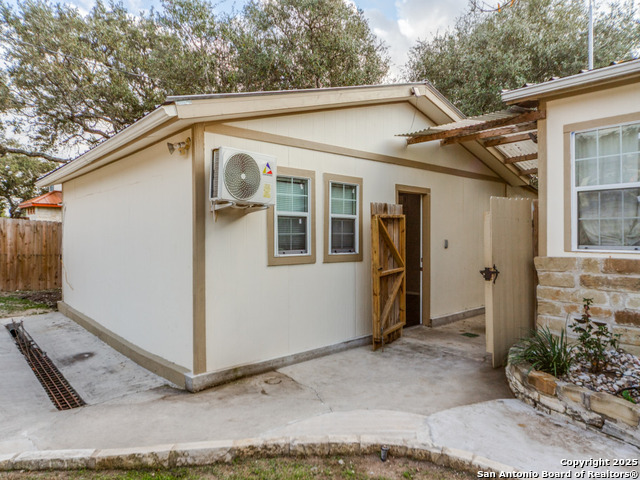 Image 20 of 25 For 705 Walnut Way