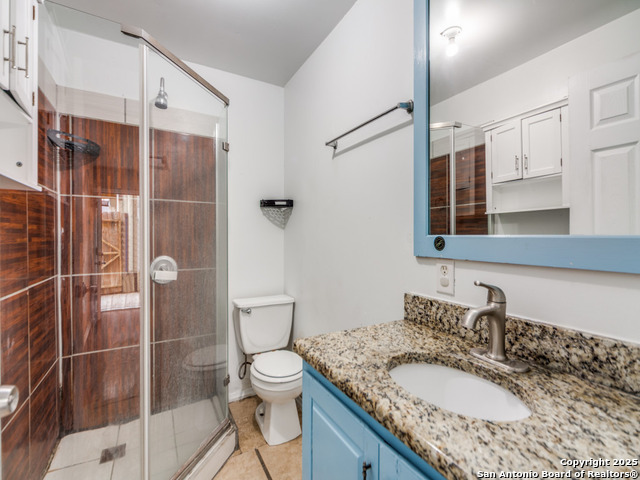 Image 25 of 25 For 705 Walnut Way