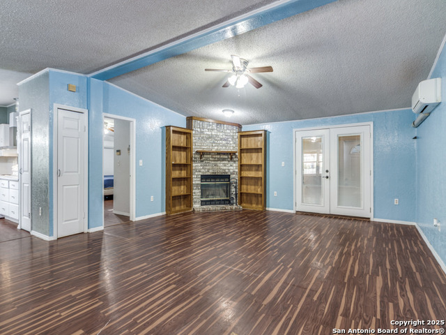 Image 7 of 25 For 705 Walnut Way