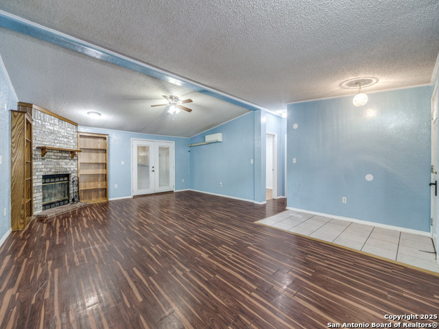 Image 8 of 25 For 705 Walnut Way