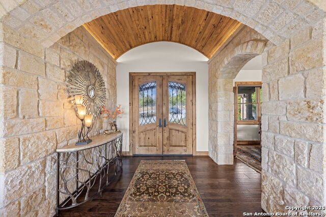 Listing photo id 8 for 131 Bootlegger Ln N