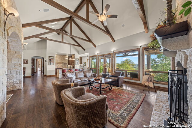 Listing photo id 10 for 131 Bootlegger Ln N