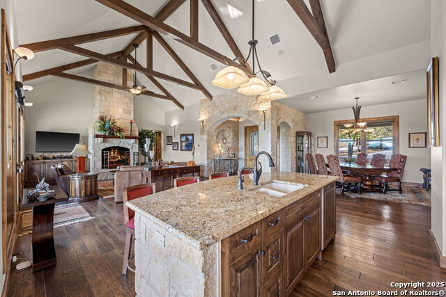 Listing photo id 11 for 131 Bootlegger Ln N