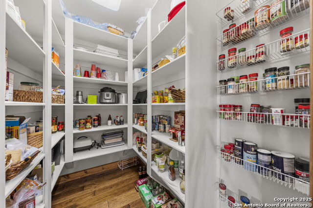 Listing photo id 16 for 131 Bootlegger Ln N