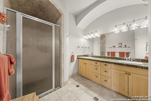 Listing photo id 40 for 131 Bootlegger Ln N