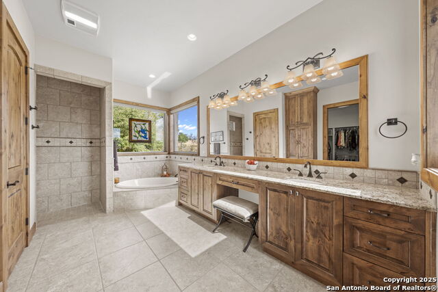 Listing photo id 6 for 131 Bootlegger Ln N