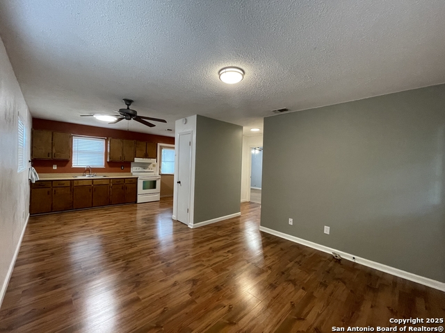 Image 8 of 19 For 2238 Deer Run Pass