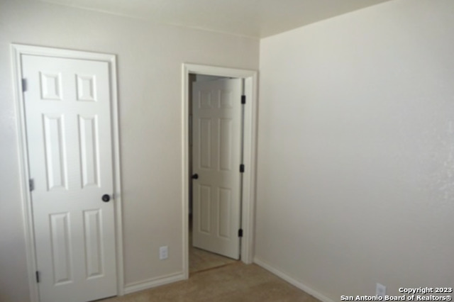 Listing photo id 7 for 5113 Flipper Dr  5113