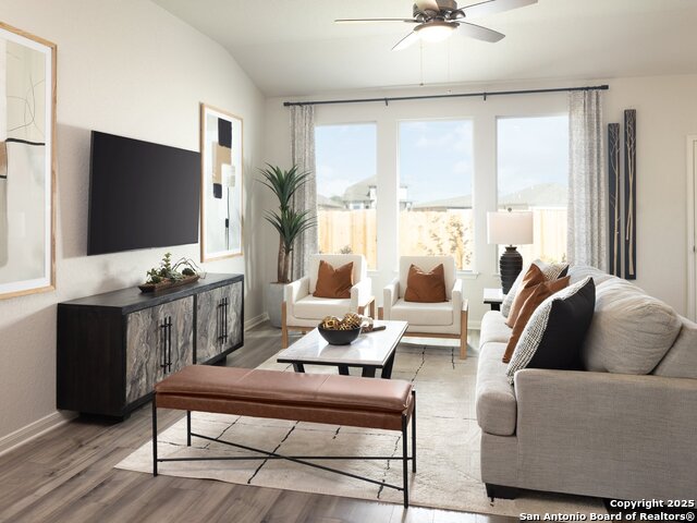 Listing photo id 9 for 11404 Feather Vale