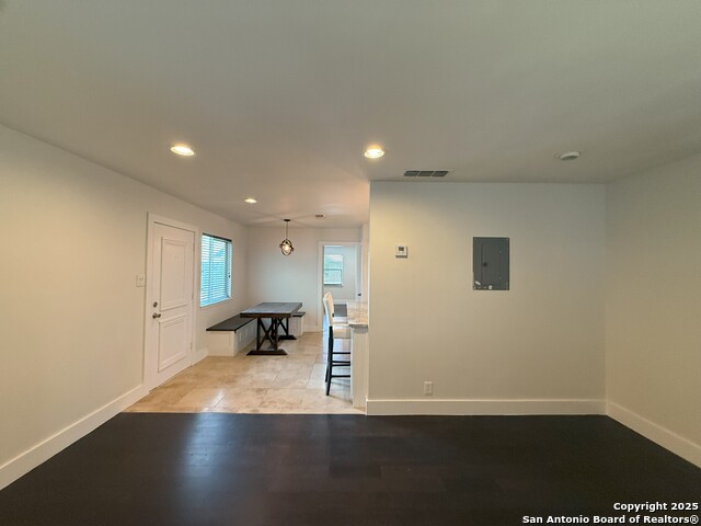 Image 10 of 25 For 2811 Woodbury 301