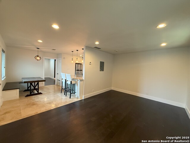 Image 11 of 25 For 2811 Woodbury 301