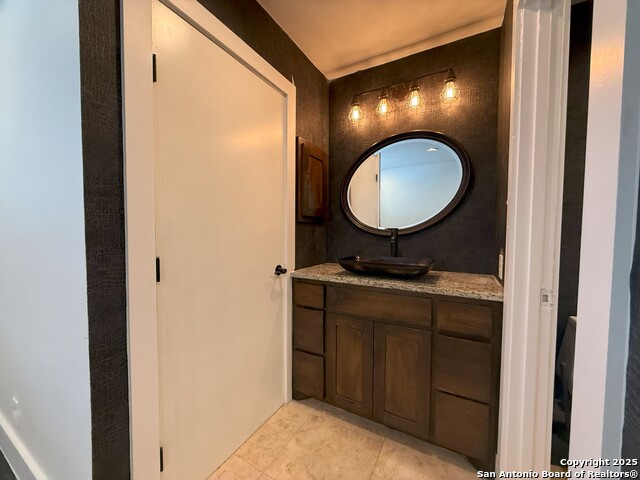 Image 14 of 25 For 2811 Woodbury 301