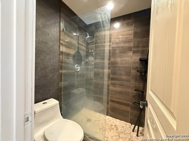 Image 15 of 25 For 2811 Woodbury 301