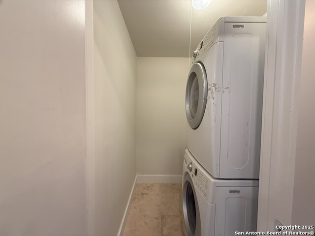 Image 17 of 25 For 2811 Woodbury 301