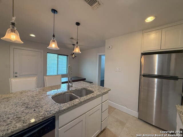 Image 20 of 25 For 2811 Woodbury 301