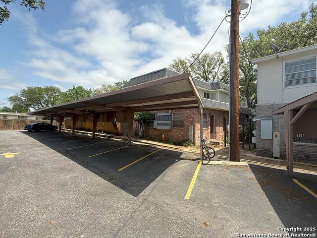 Image 24 of 25 For 2811 Woodbury 301