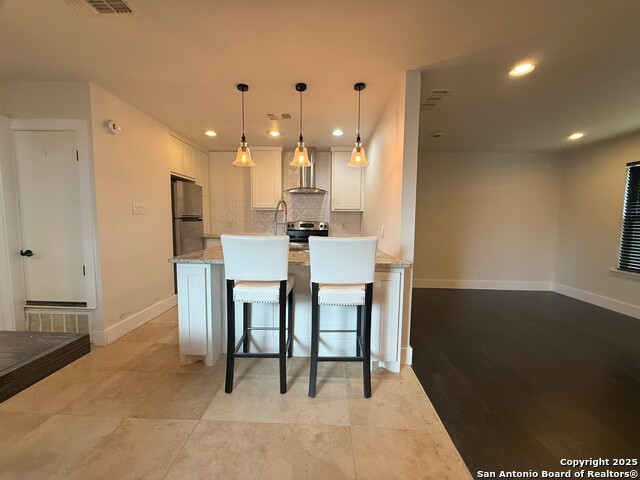 Image 4 of 25 For 2811 Woodbury 301