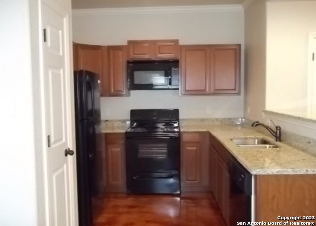 Listing photo id 5 for 5115 Flipper Dr  5115