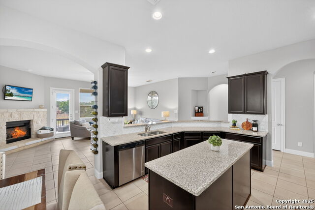 Image 9 of 43 For 5911 Cecilyann