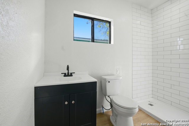 Image 7 of 26 For 1031 Thorain