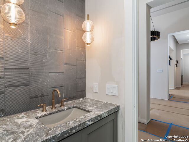 Listing photo id 17 for 71 Via Aragon