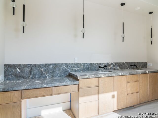 Listing photo id 22 for 71 Via Aragon