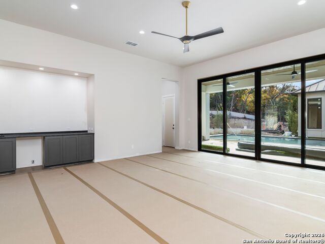 Listing photo id 26 for 71 Via Aragon