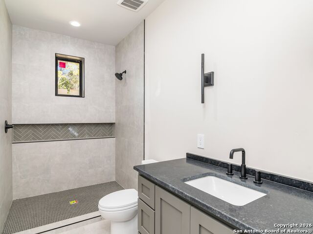 Listing photo id 28 for 71 Via Aragon