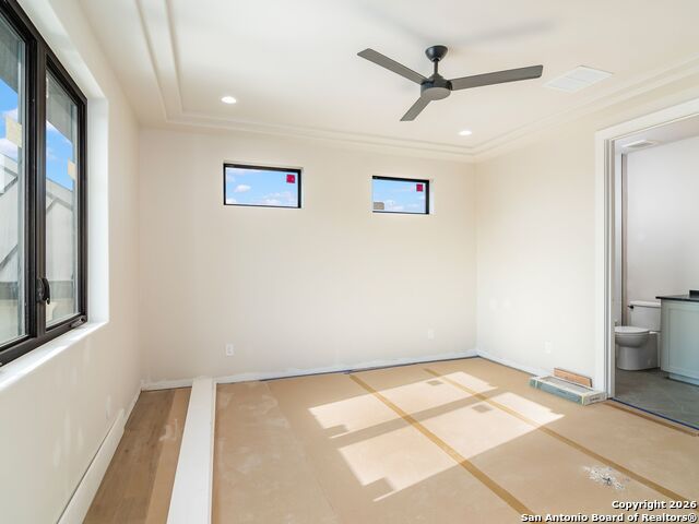 Listing photo id 29 for 71 Via Aragon