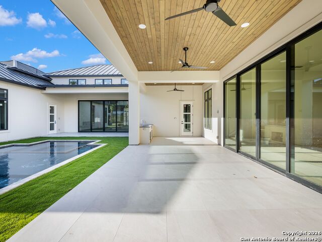 Listing photo id 30 for 71 Via Aragon