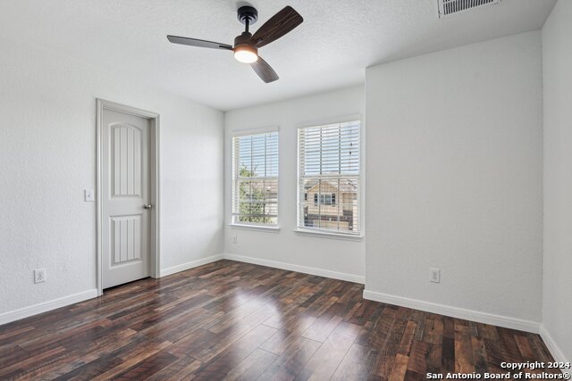 Image 22 of 47 For 10730 Gentle Fox Bay