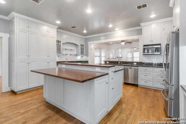 Image 20 of 45 For 211 Lindell  